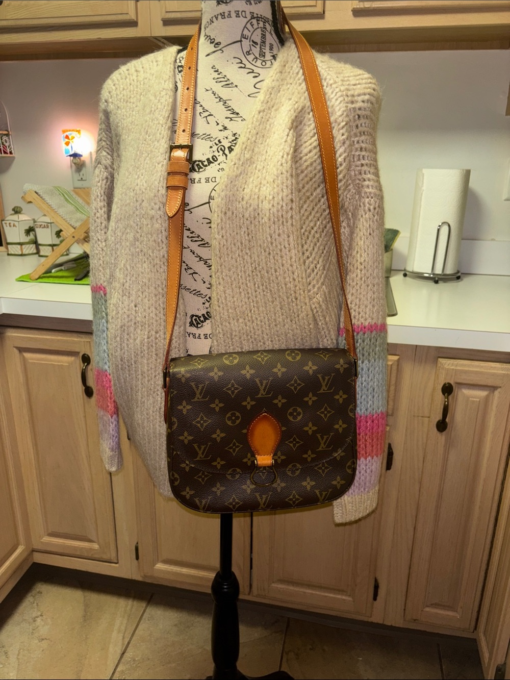 Louis Vuitton Large Monogram St Cloud Crossbody w/ Adjustable Strap & LV Wallet - Picture 3 of 17